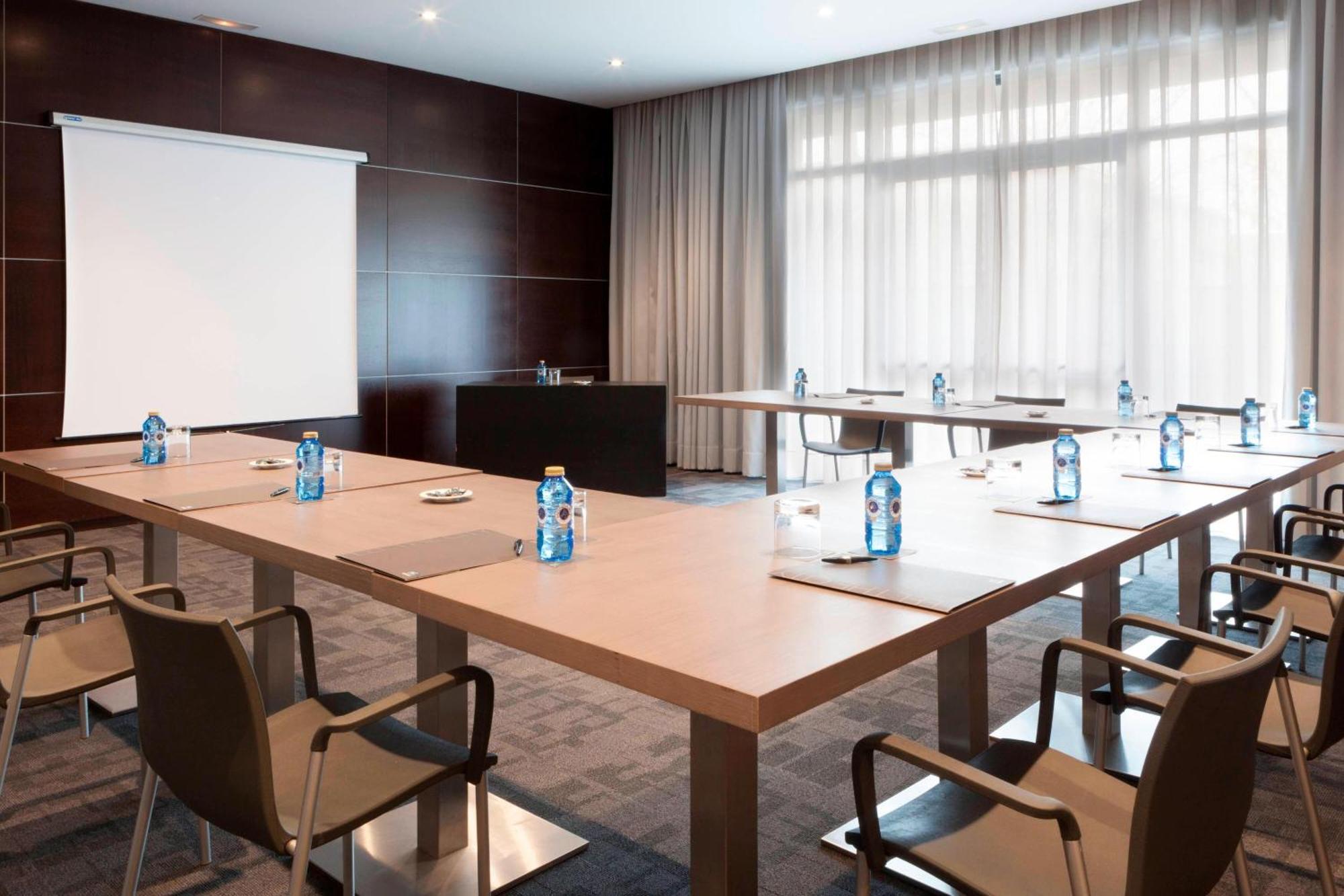 Ac Hotel By Marriott Madrid Airport Coslada Exterior foto